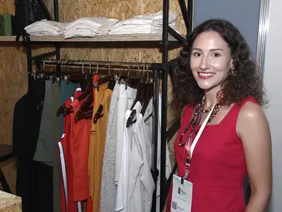 notícia: 'Acredito em uma moda que cause menos impacto ambiental', afirma expositora no 2º dia do Inova Amazônia Summit