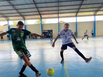 notícia: Governo do Amapá fortalece o desporto escolar com fases municipais dos Jogos Escolares em Oiapoque e Laranjal do Jari