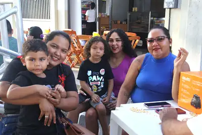 notícia: Mães do Residencial Nelson dos Anjos recebem homenagem em programação realizada pelo Governo do Amapá