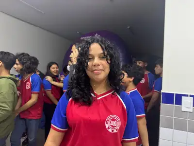 notícia: 'Aprendi muito sobre os planetas e as estrelas', conta estudante durante ação do Planetário Móvel promovida pelo Governo do Estado