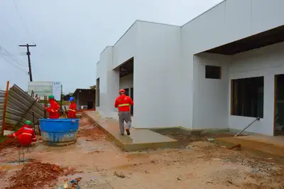 notícia: Governo do Estado atua na última etapa da construção da creche Maria Elizia no município de Amapá