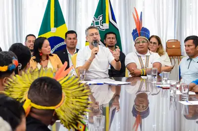notícia: De saúde a educação, governador Clécio Luís dialoga com lideranças indígenas sobre melhorias para aldeias de Oiapoque