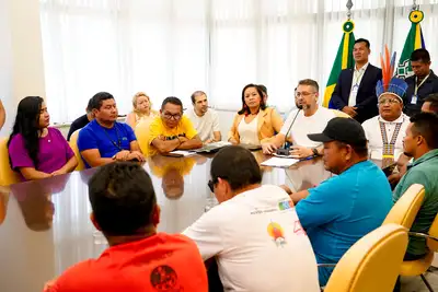 notícia: De saúde a educação, governador Clécio Luís dialoga com lideranças indígenas sobre melhorias para aldeias de Oiapoque