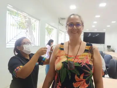 notícia: Governo do Amapá reforça cuidado com servidores e colaboradores da Secretaria de Meio Ambiente com vacinação itinerante