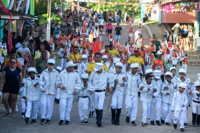 notícia: Festa de São Tiago: encenação da batalha pelas crianças marca o encerramento do evento tradicional apoiado pelo Governo do Amapá