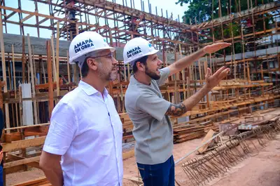 notícia: Governador Clécio Luís vistoria avanço da reconstrução do Ginásio Paulo Conrado, em Macapá
