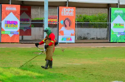 notícia: Governo do Estado intensifica limpeza e recuperação asfáltica no Parque de Exposições da Fazendinha para a 54ª Expofeira do Amapá