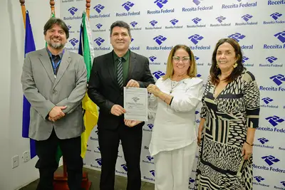 notícia: Secretaria de Saúde do Amapá recebe aparelhos de smartphones do programa Receita Cidadã