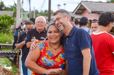 notícia: Ponte Firme: governador Clécio Luís acompanha avanço da reconstrução da passarela que beneficia quase 200 moradores em Macapá