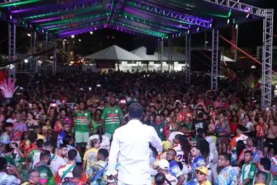 notícia: Com apoio do Governo do Estado e Liesap, seletiva do samba-enredo da Mangueira que homenageia o 'Mestre Sacaca' é sucesso de público no Amapá