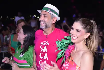 notícia: ‘Tem tudo para ser um belo carnaval na Marquês de Sapucaí’, celebra governador Clécio Luís na escolha do sambas-enredo do Amapá para a Mangueira