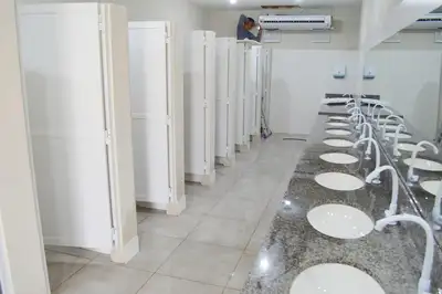 notícia: 54ª Expofeira do Amapá conta com 10 módulos de banheiros climatizados e gratuitos e mais 100 banheiros químicos para atender visitantes