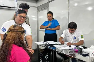 notícia: Central de Libras reforça acessibilidade e inclusão para pacientes surdos nos postos de saúde da 54ª Expofeira do Amapá