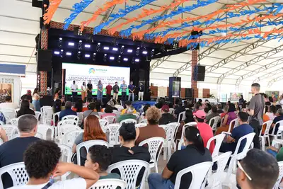 notícia: Entrega de títulos mudam a vida de famílias do Jardim Floresta durante a 54ª Expofeira do Amapá