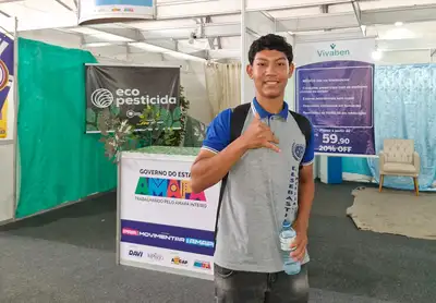 notícia: 'Impressionado com o que podemos fazer com esses resíduos coletados', contou aluno durante visita ao Painel Ecológico da 54ª Expofeira