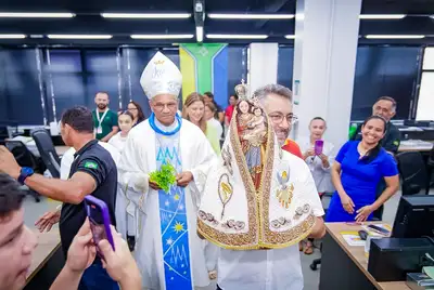 notícia: Círio 2025: Palácio do Setentrião recebe Imagem Peregrina de Nossa Senhora de Nazaré, em Macapá