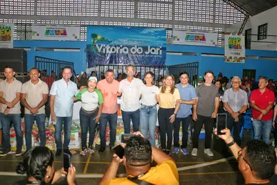 notícia: Governador Clécio Luís beneficia 1,5 mil famílias com kits de alimentos no aniversário de Vitória do Jari