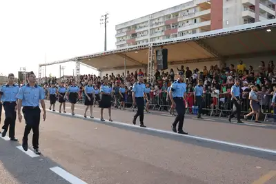 notícia: Estudantes de 65 escolas, inclusive 6 militares e de gestão compartilhada, mostram ‘garbo e disciplina’ no Desfile Cívico-Estudantil 2025
