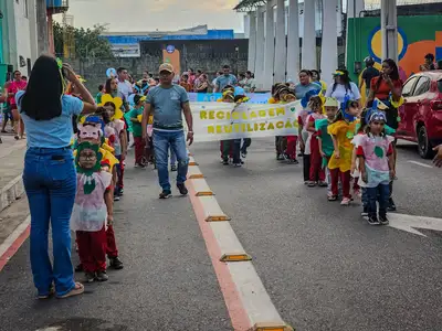 notícia: Com 150 alunos, Escola Estadual José Antônio da Silva realiza desfile cívico com foco na sustentabilidade
