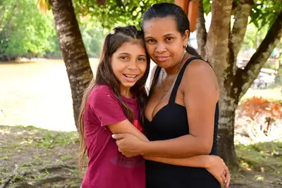 notícia: 'Ficamos sabendo da chegada do Mais Sorriso e a esperança renasceu', diz mãe de menina beneficiada durante ação do Governo do Amapá em Santana