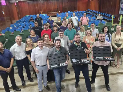 notícia: Governo do Estado entrega kits de análise de água para apoiar aulas práticas na Universidade do Estado do Amapá