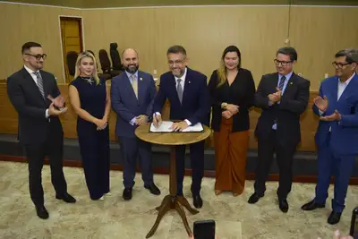 notícia: Governador Clécio Luís sanciona lei que prevê doação definitiva de imóveis estaduais à OAB
