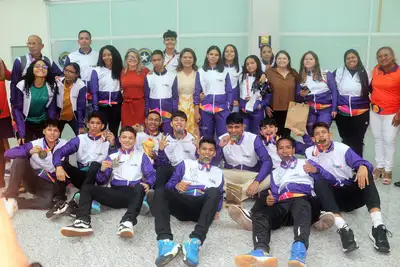 notícia: Governo do Amapá celebra chegada do time de vôlei masculino campeão nos Jogos da Juventude 2025