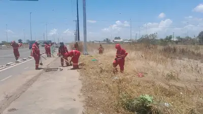 notícia: Para garantir a segurança viária, Governo do Estado realiza manutenção na Rodovia do Duca Serra, em Macapá
