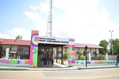 notícia: Governo do Amapá entrega Escola Estadual José Ribeiro Pontes totalmente reconstruída na comunidade de Gurupora, em Cutias