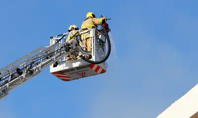notícia: Incêndio de grandes proporções em Santana é controlado em menos de duas horas após ação rápida do Corpo de Bombeiros