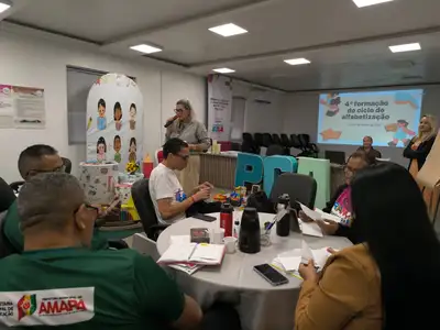 notícia: Governo do Amapá encerra ciclo de formação em alfabetização para profissionais da educação dos municípios
