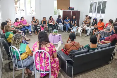 notícia: Outubro Rosa: mulheres participam de palestra sobre autocuidado, autonomia e projeto de vida 