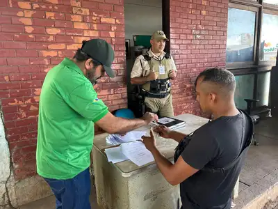 notícia: Governo do Amapá realiza entrega de kits agroextrativistas para comunidades ribeirinhas de Macapá e Itaubal