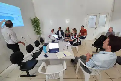 notícia: Hospital Estadual de Santana recebe consultores do Hospital Sírio-Libanês para troca de experiência no serviço de emergência 