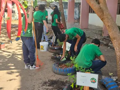 notícia: Estudantes cultivam aprendizado e inclusão em horta e jardim sensorial na Escola Maria de Nazaré Pereira Vasconcelos, em Macapá