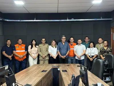 notícia: Governo do Amapá atende mais de 30 mil produtores familiares afetados pela praga da mandioca com kits de alimentos em Oiapoque