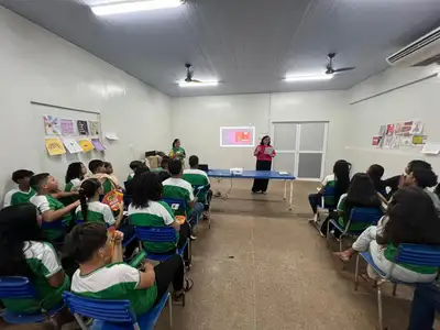 notícia: Governo do Amapá realiza palestra para alunos do ensino médio sobre como identificar, prevenir e agir sobre casos de assédio, em Oiapoque
