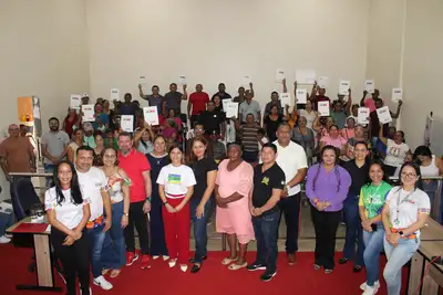 notícia: Governo do Amapá realiza entrega de 34 portarias de lotação a servidores federais durante ação de transposição em Itaubal