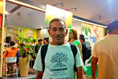 notícia: ‘Aqui vi um estado organizado; quero conhecer um dia’, diz extrativista de Rondônia ao visitar estande do Amapá na COP30