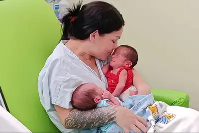 notícia: ‘Eles nasceram antes do tempo, mas cheios de força’, diz mãe de gêmeos ao falar de prematuridade no Novembro Roxo