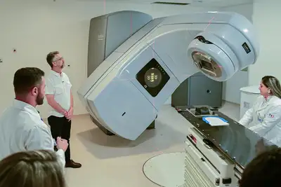 notícia: Governador Clécio Luís acompanha ajustes finais para entrega histórica do Centro de Radioterapia do Amapá: ‘compromisso em favor da vida’