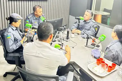 notícia: Polícia Militar do Amapá resgata tradição do 'listão' em rádio para divulgar o resultado preliminar do Curso de Formação de Oficiais