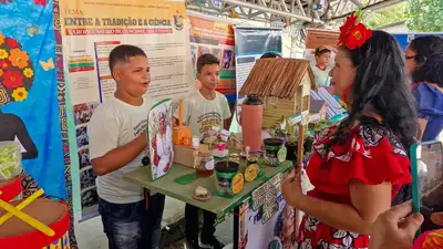 notícia: Governo do Amapá encerra Semana da Consciência Negra das Escolas Estaduais com feira literária e exposições de alunos