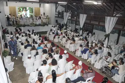 notícia: Casais homoafetivos celebram união em cerimônia afro-religiosa histórica no Encontro dos Tambores, apoiado pelo Governo do Estado