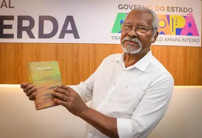 notícia: Autores de obras literárias amapaenses prestigiam reinauguração da Biblioteca Elcy Lacerda pelo Governo do Estado