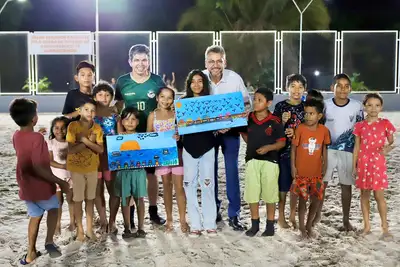 notícia: Governador Clécio e senador Randolfe entregam novo complexo esportivo no distrito de Anauerapucu, em Santana