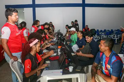 notícia: Governo do Estado realiza entrega de kits da 1ª Corrida da Juventude