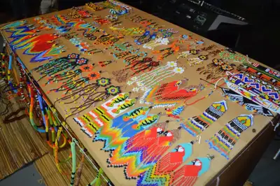 Diversas peças indígenas foram colocadas à venda