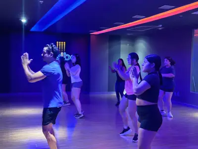 notícia: Professores de fit dance entram no clima do Réveillon e preparam playlists especiais para o show da Anitta no Amapá