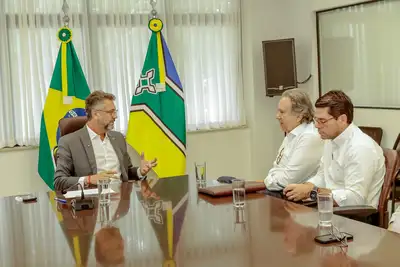 notícia: Governador Clécio Luís recebe empresa contratada para estudar a implantação de Porto Offshore no Amapá